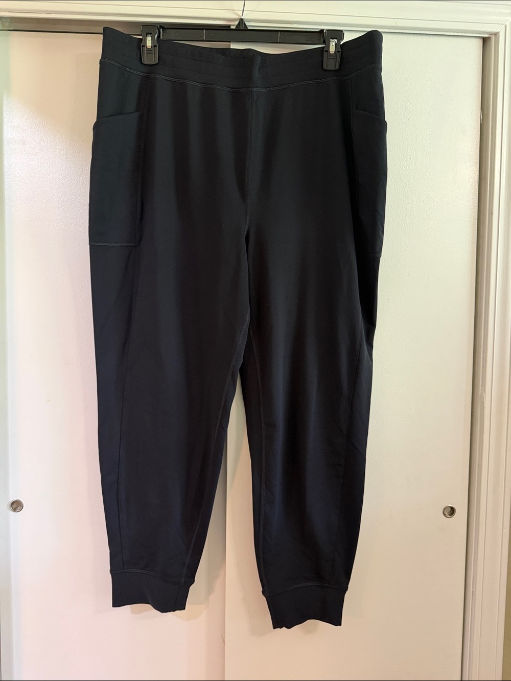 Fabletics Black Women's Fleece-Lined Jogger Sweatpants with Side Pockets